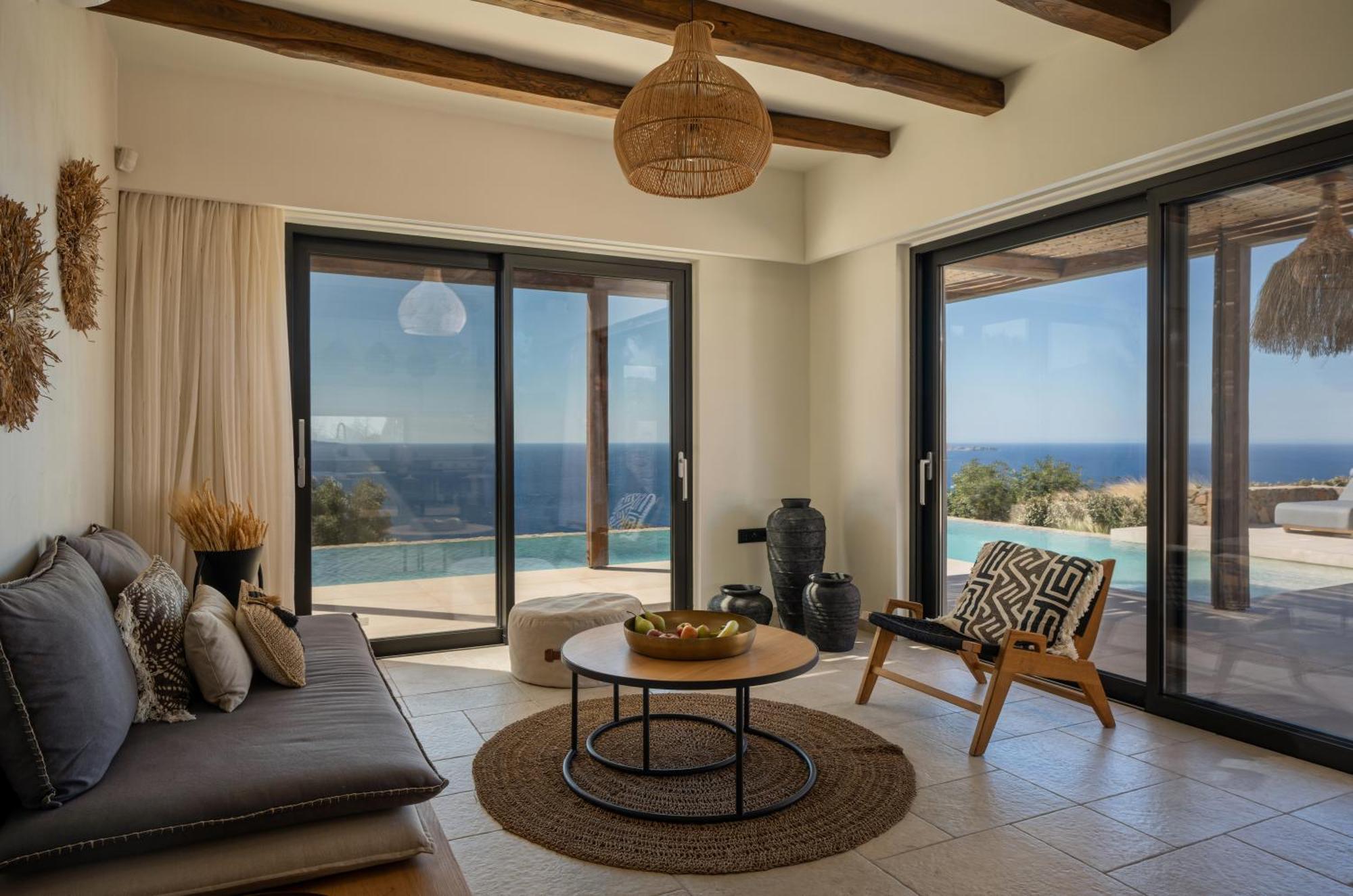 Artoikia Luxury Villas, By Hellocrete *