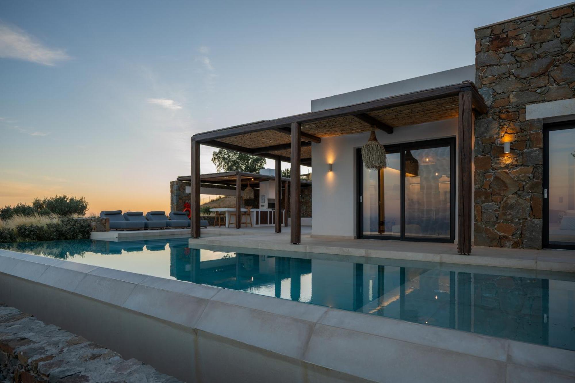 Villa Artoikia Luxury Villas, By Hellocrete Saktouria