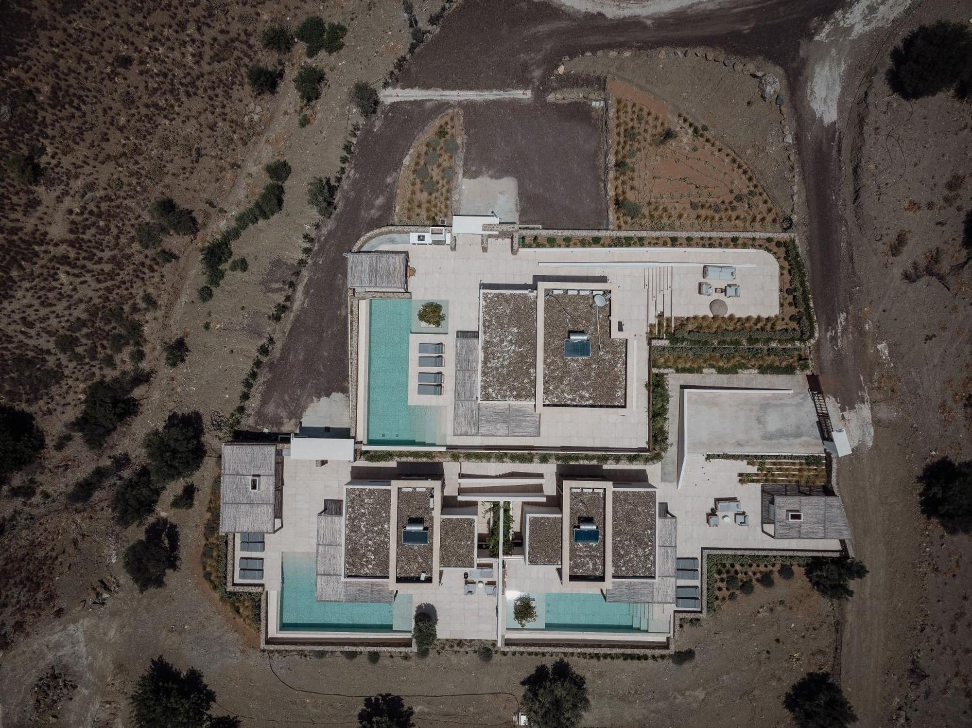 Artoikia Luxury Villas, By Hellocrete