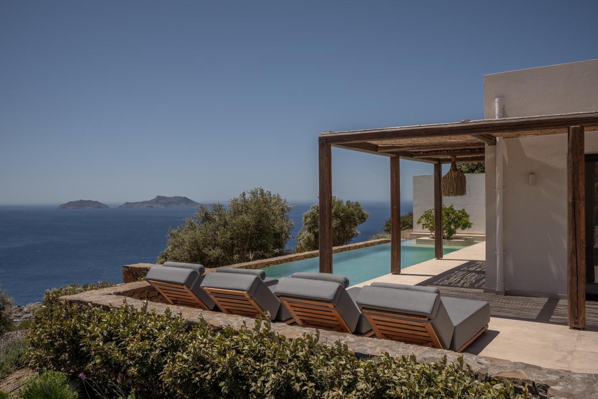 Artoikia Luxury Villas, By Hellocrete * Saktouria