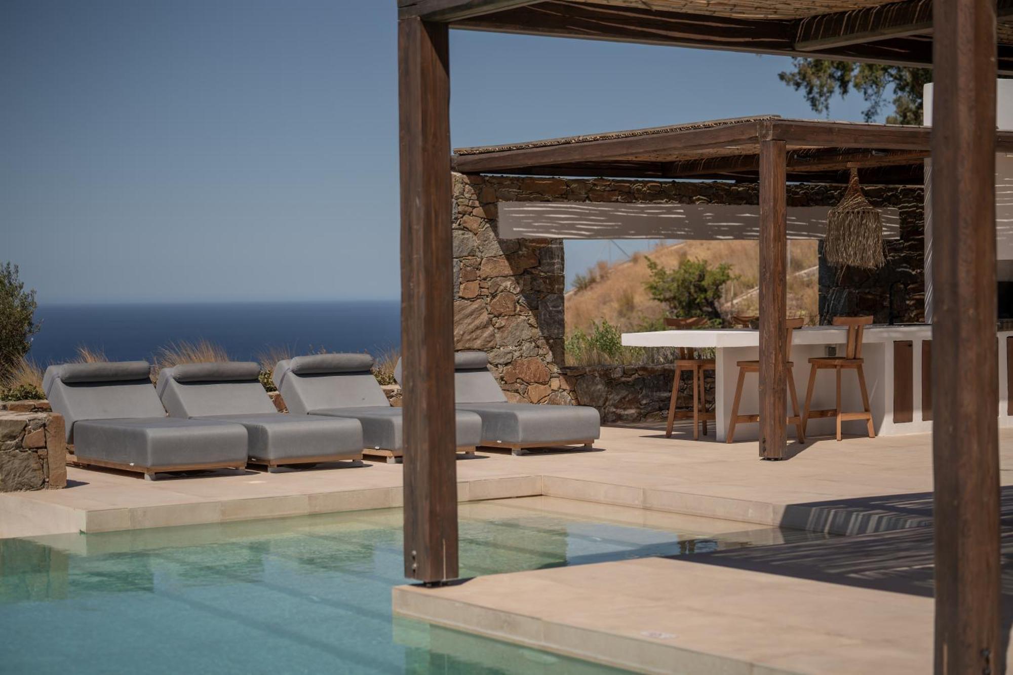 Artoikia Luxury Villas, By Hellocrete Villa Saktouria