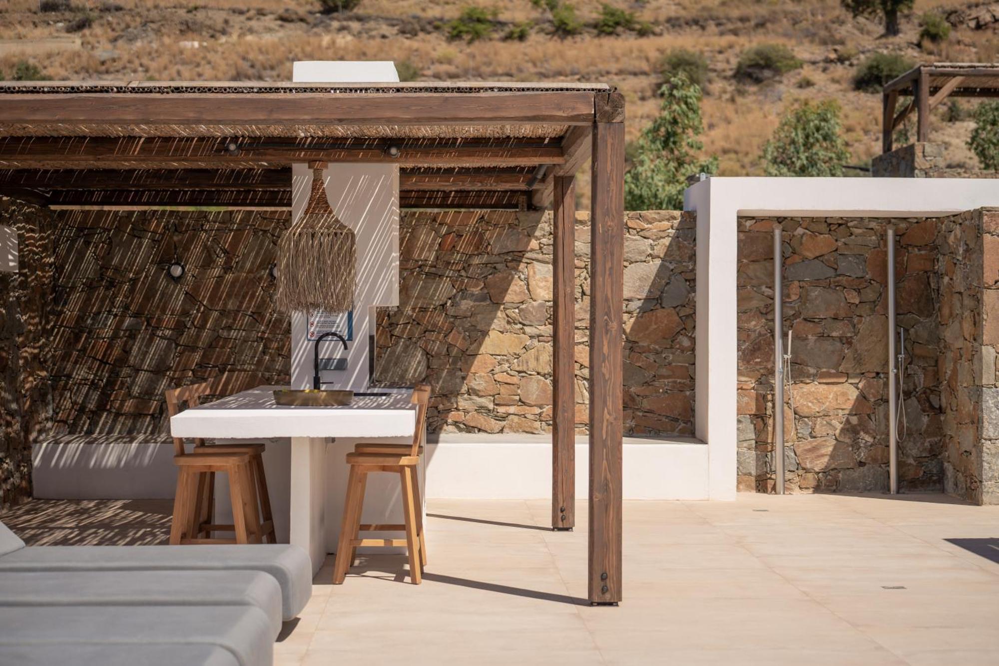 Artoikia Luxury Villas, By Hellocrete Villa *