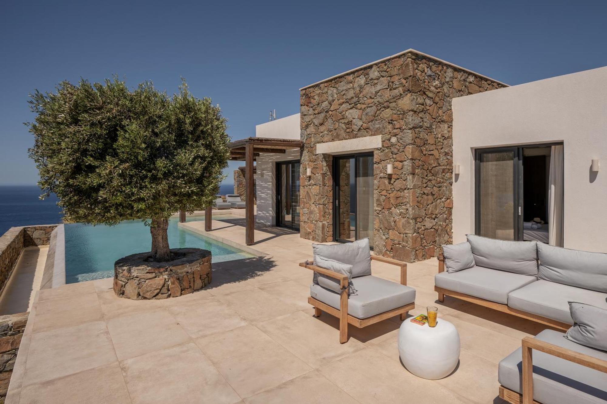 Artoikia Luxury Villas, By Hellocrete * Saktouria
