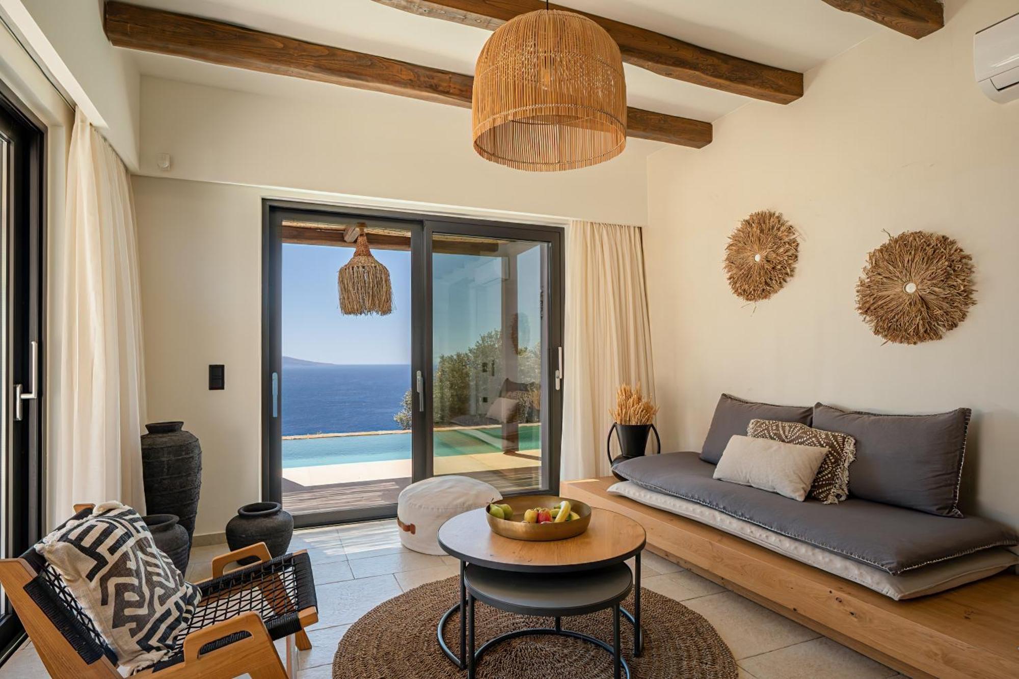 Artoikia Luxury Villas, By Hellocrete Saktouria