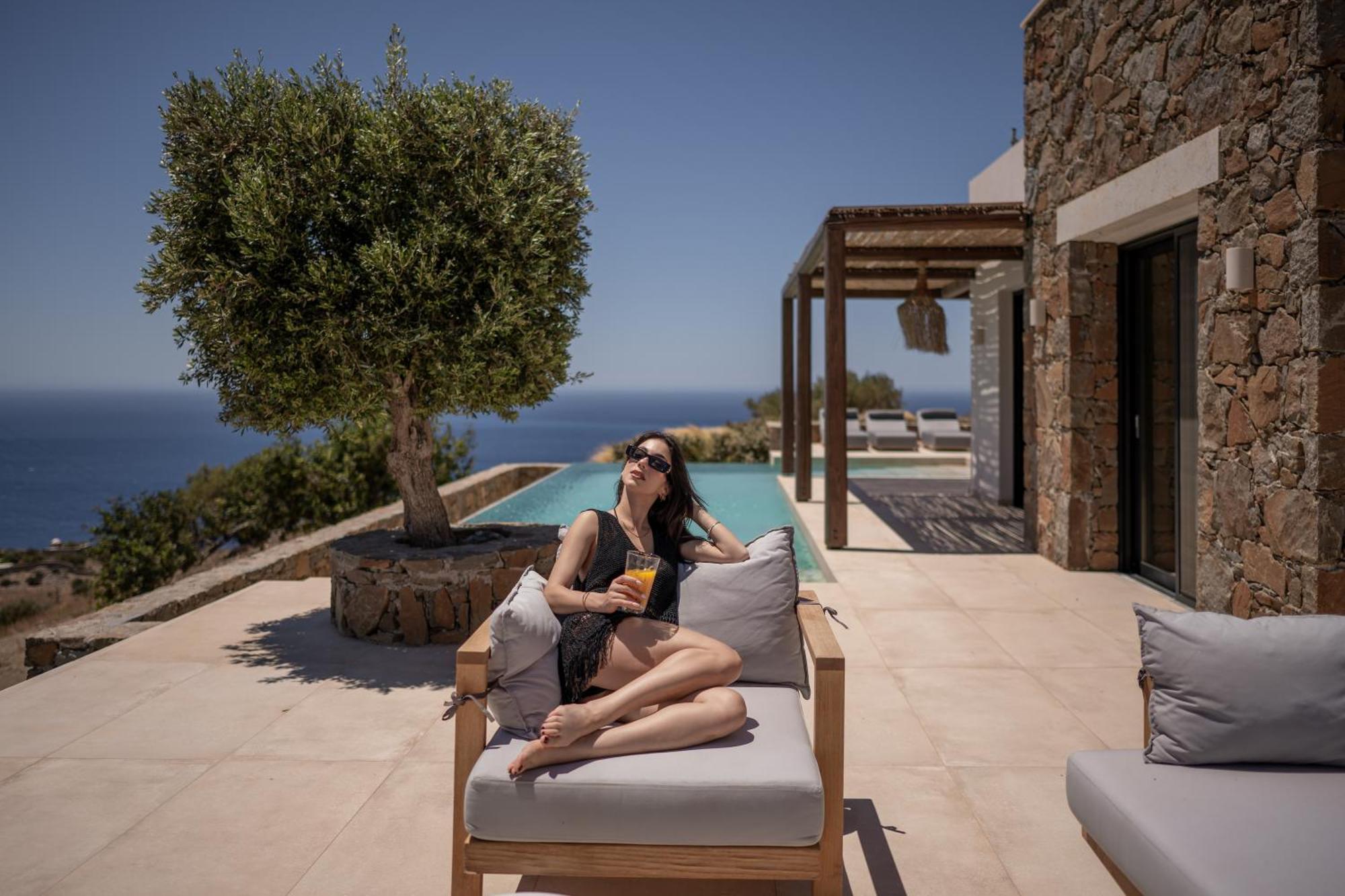 Villa Artoikia Luxury Villas, By Hellocrete