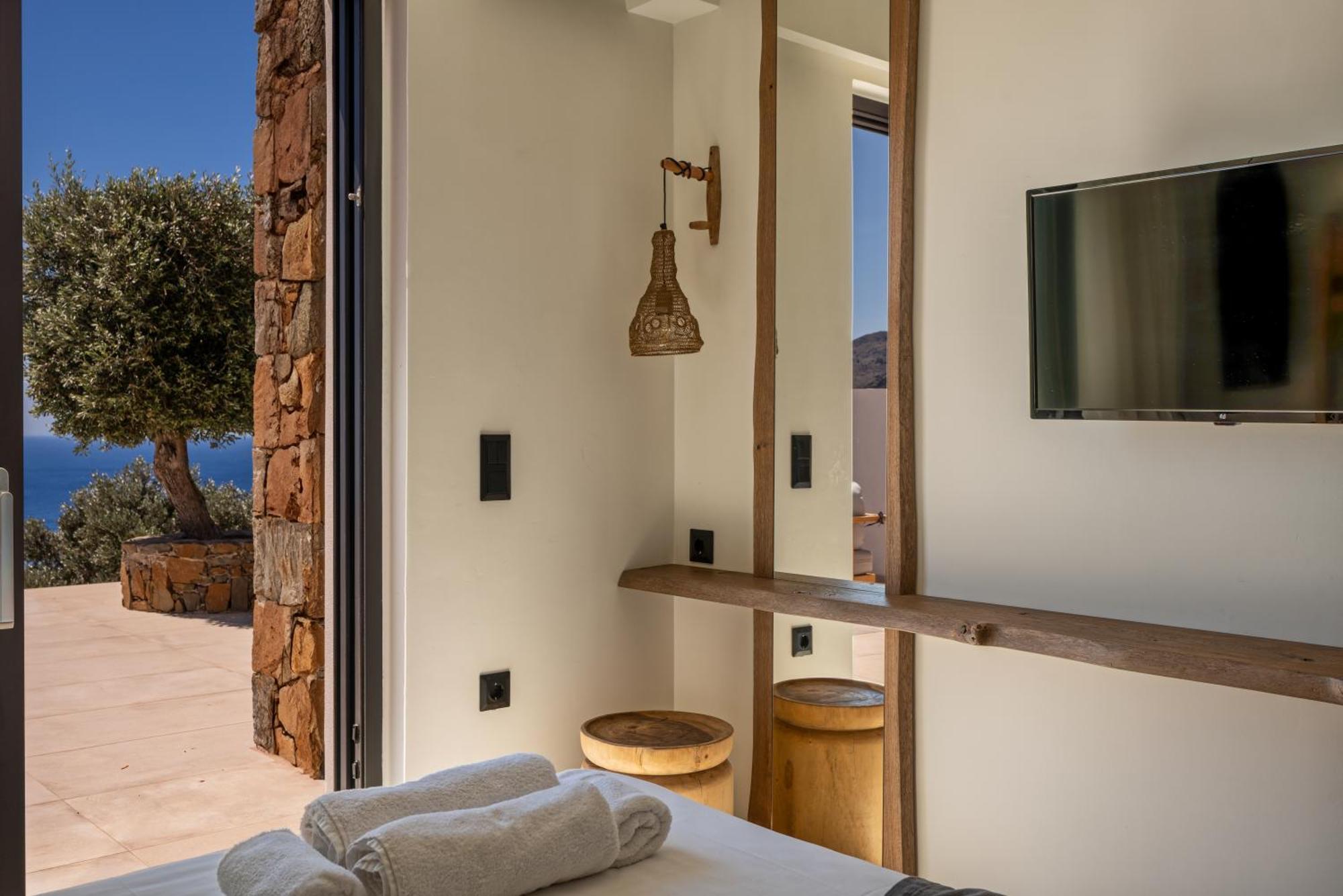 Artoikia Luxury Villas, By Hellocrete * Saktouria