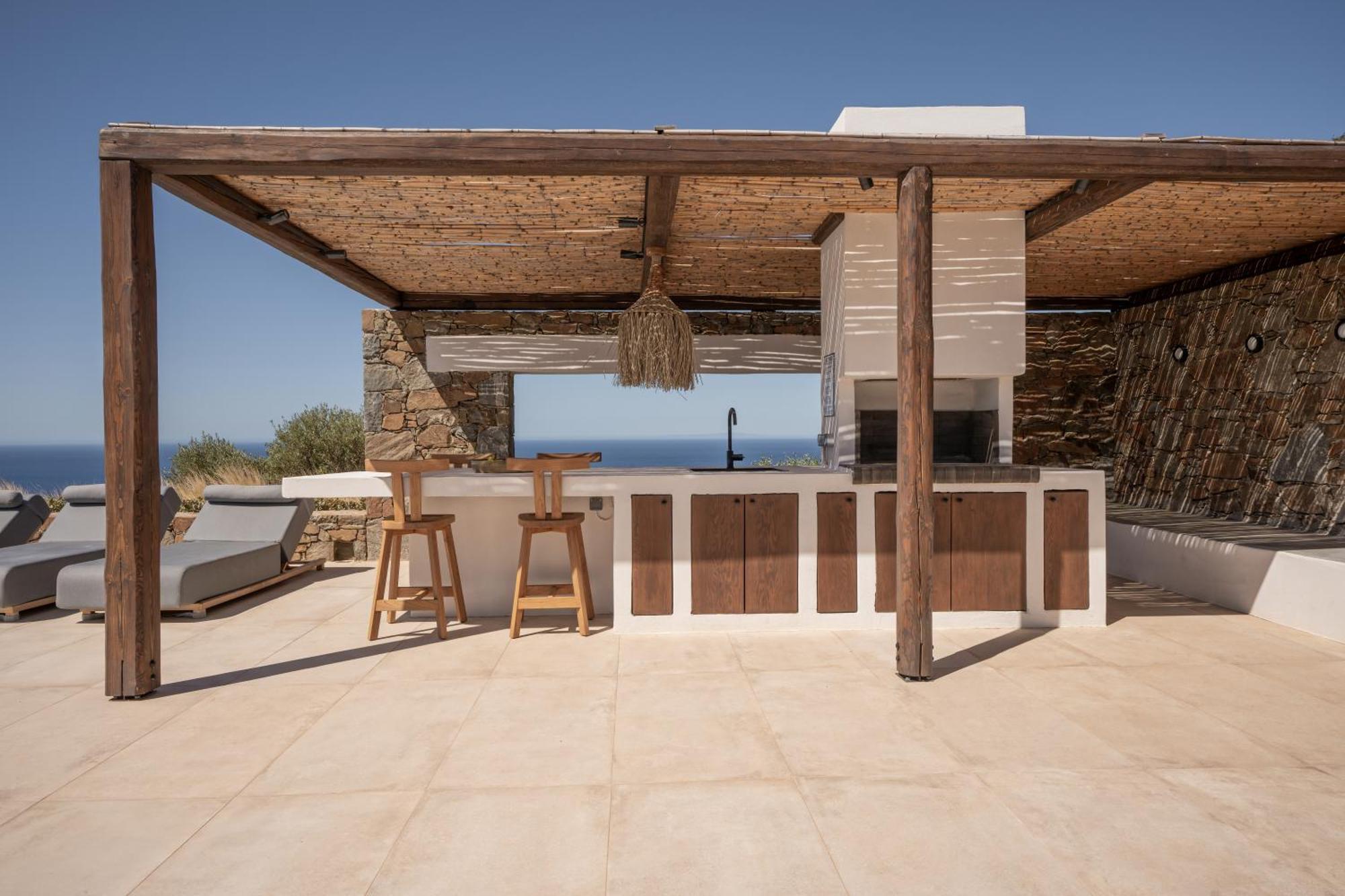 Artoikia Luxury Villas, By Hellocrete