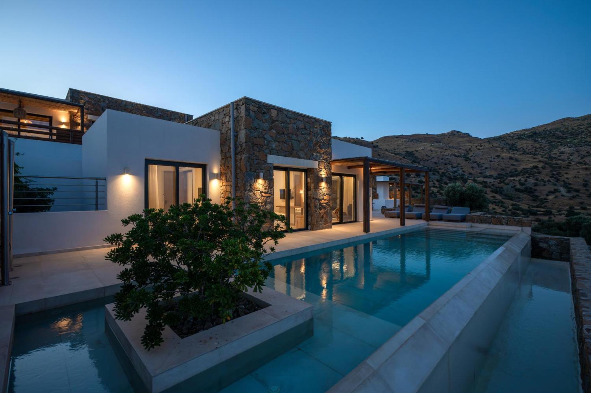 Artoikia Luxury Villas, By Hellocrete Villa