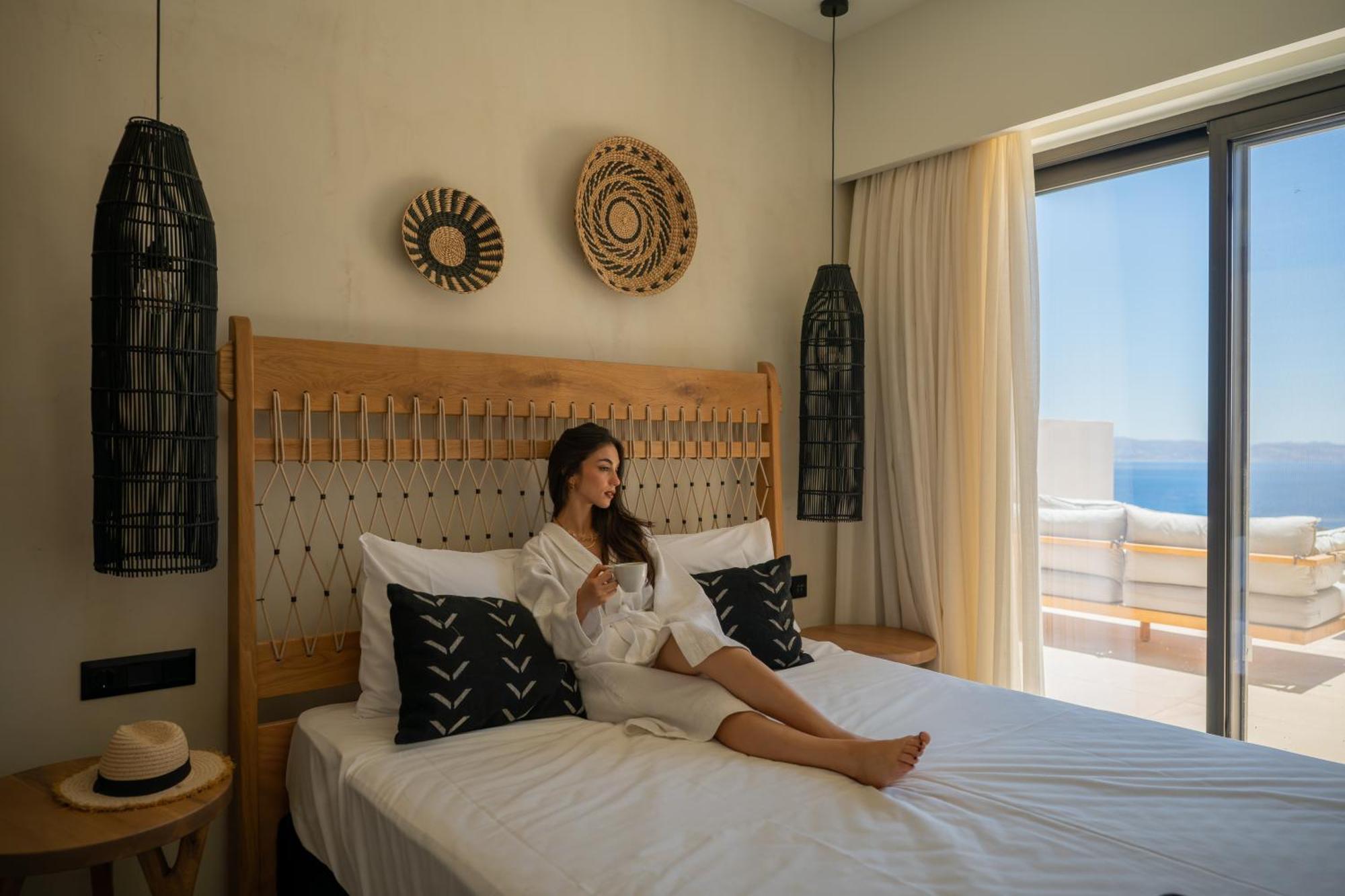 Artoikia Luxury Villas, By Hellocrete *