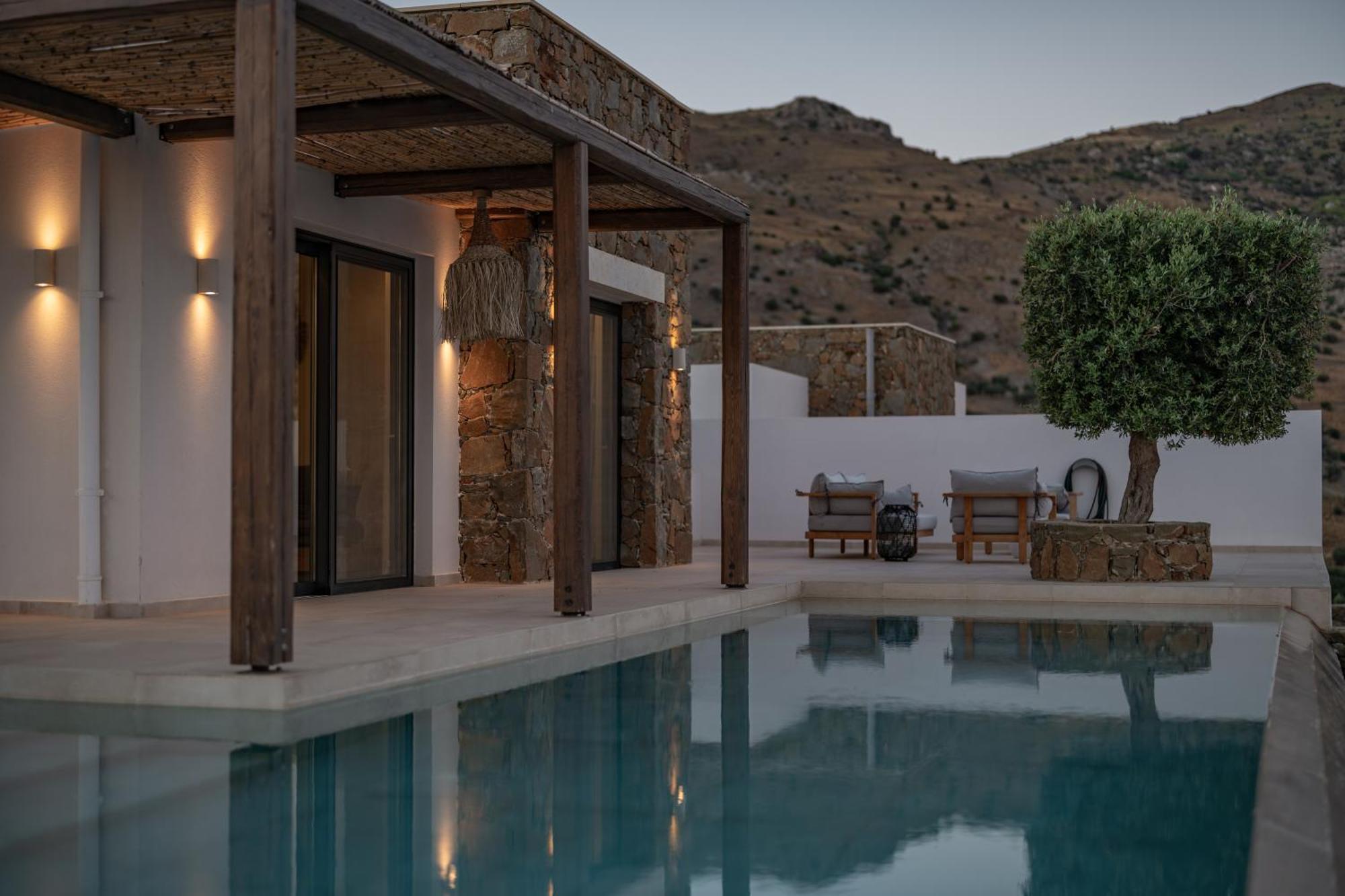 Artoikia Luxury Villas, By Hellocrete * Saktouria