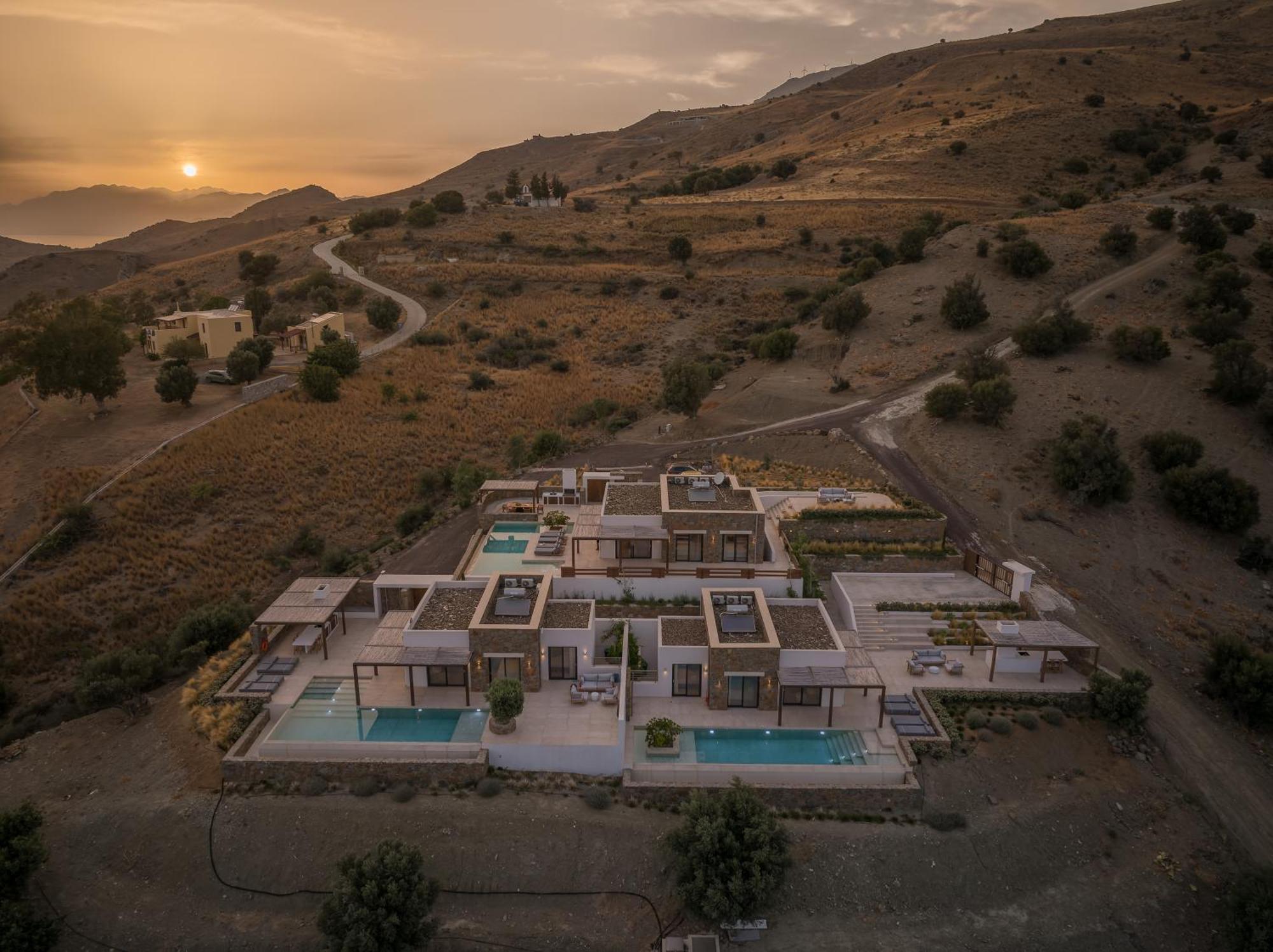 Artoikia Luxury Villas, By Hellocrete Villa *