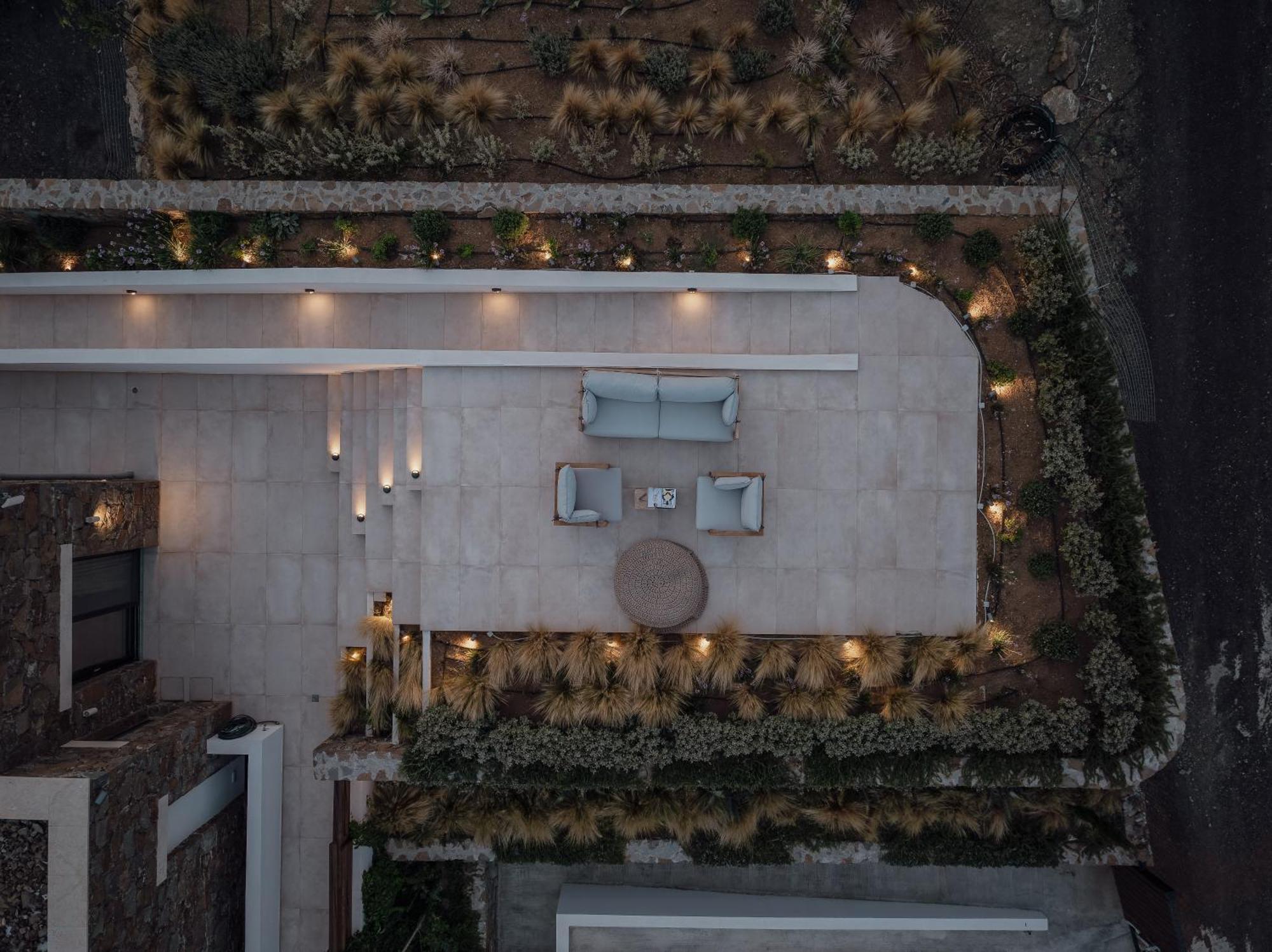 Artoikia Luxury Villas, By Hellocrete Saktouria